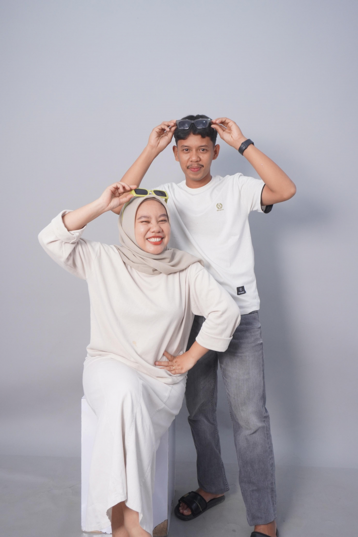 https://indriarwin.webnikah.com/dirmember/00000028/ocinggusraini/photo-275373-324285-l-202506120851.jpg